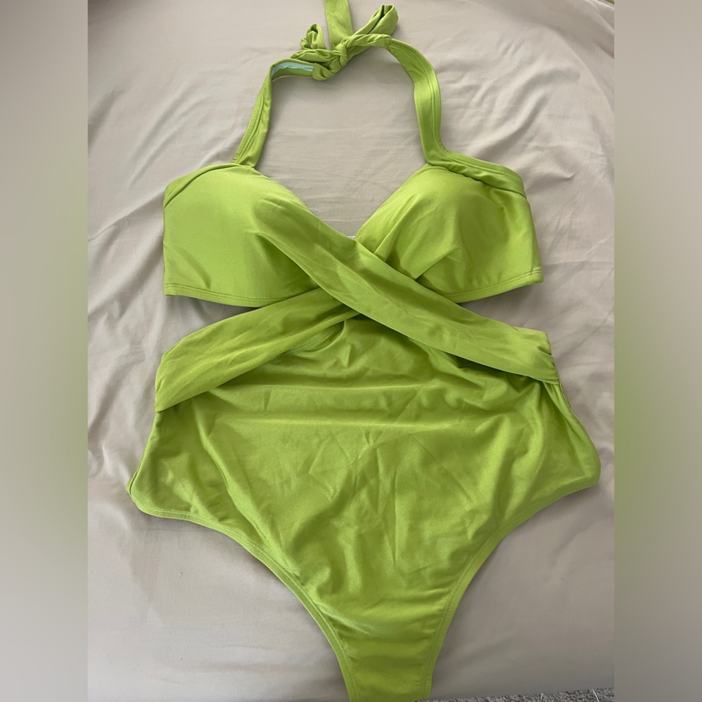 Cupshe Palm Beach twisted back lime green 2X